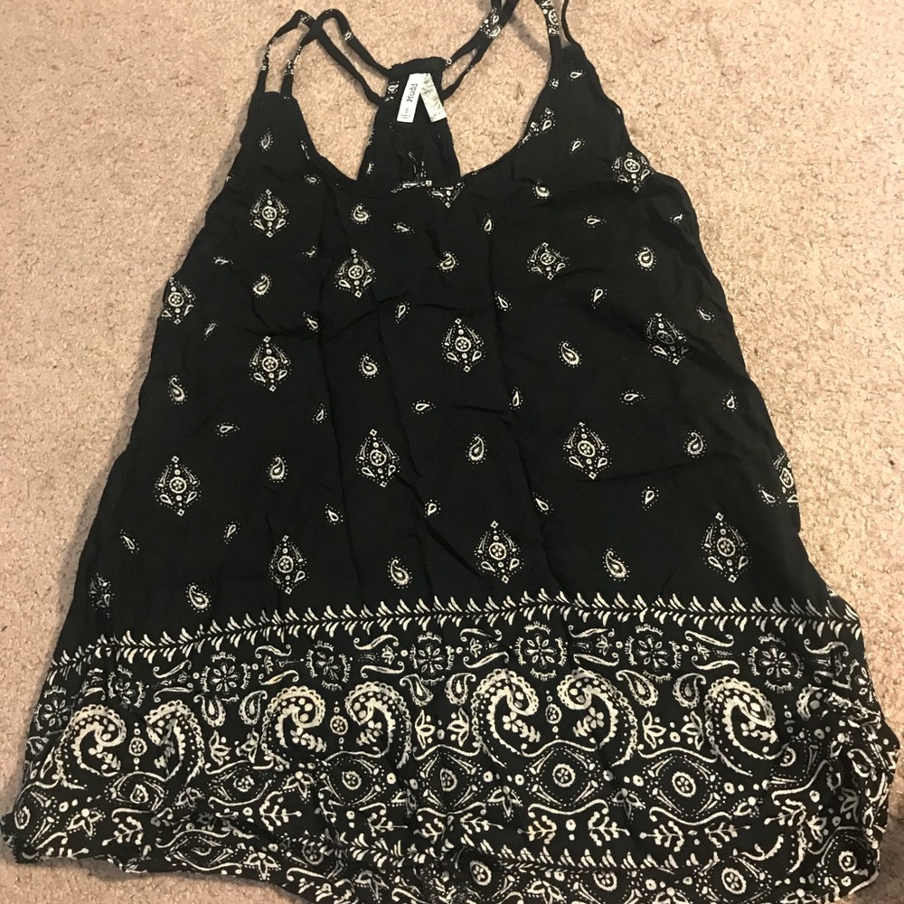 Black and white flowy tank top